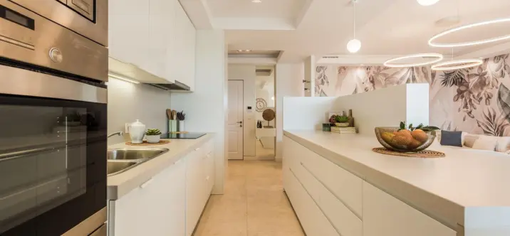 Alquiler a largo plazo de apartamento en planta media en Elviria 2