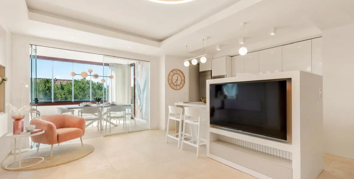 Long-term rent of middle floor apartment in Elviria 5