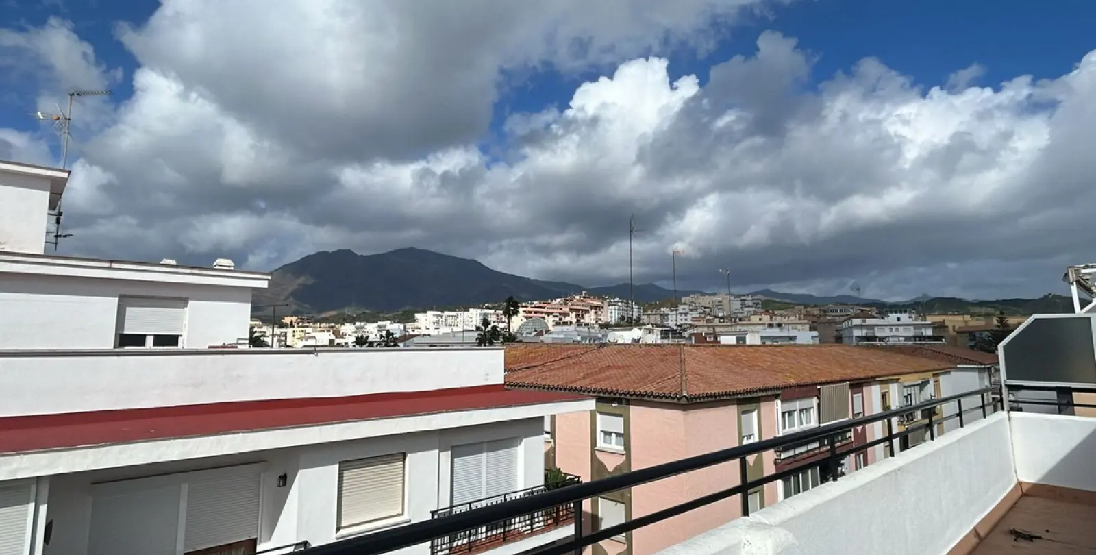Alquiler a largo plazo de ático en Estepona 1