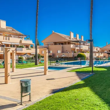 Sale of ground floor apartment in Elviria