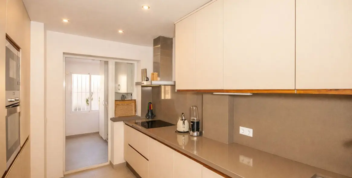 Sale of ground floor apartment in Elviria 10