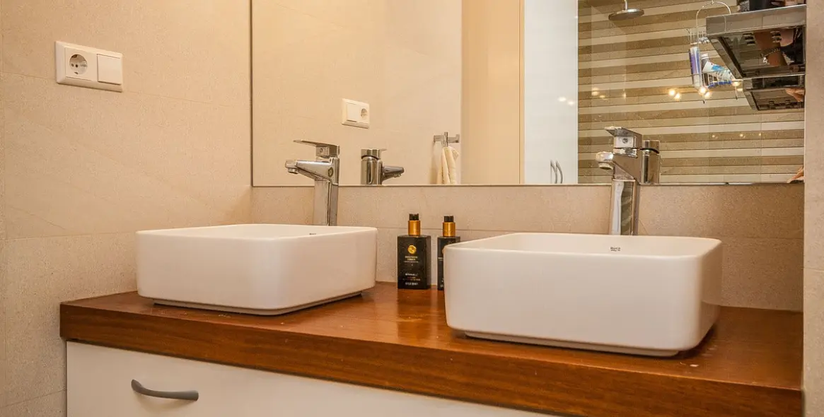 Sale of ground floor apartment in Elviria 11