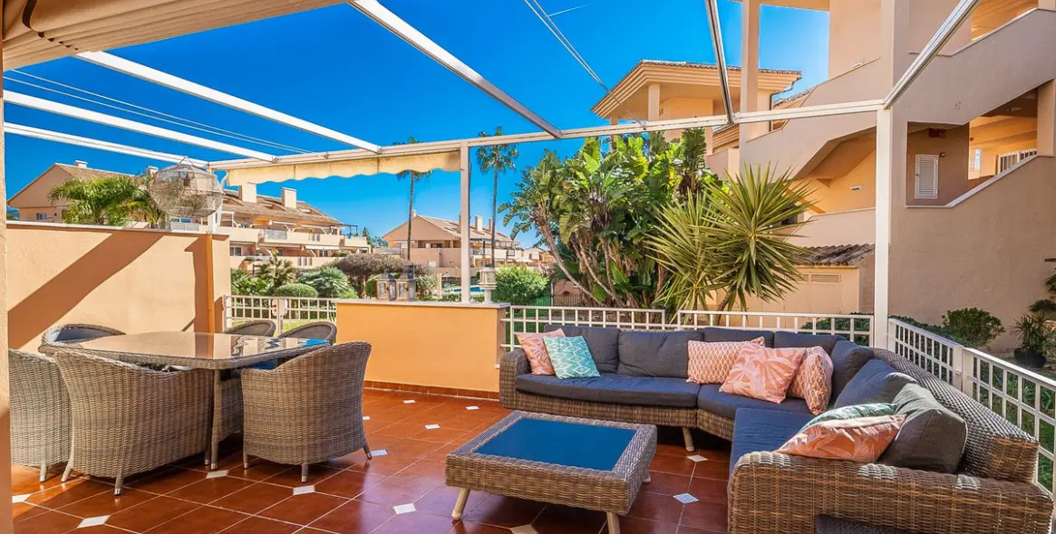 Sale of ground floor apartment in Elviria 13