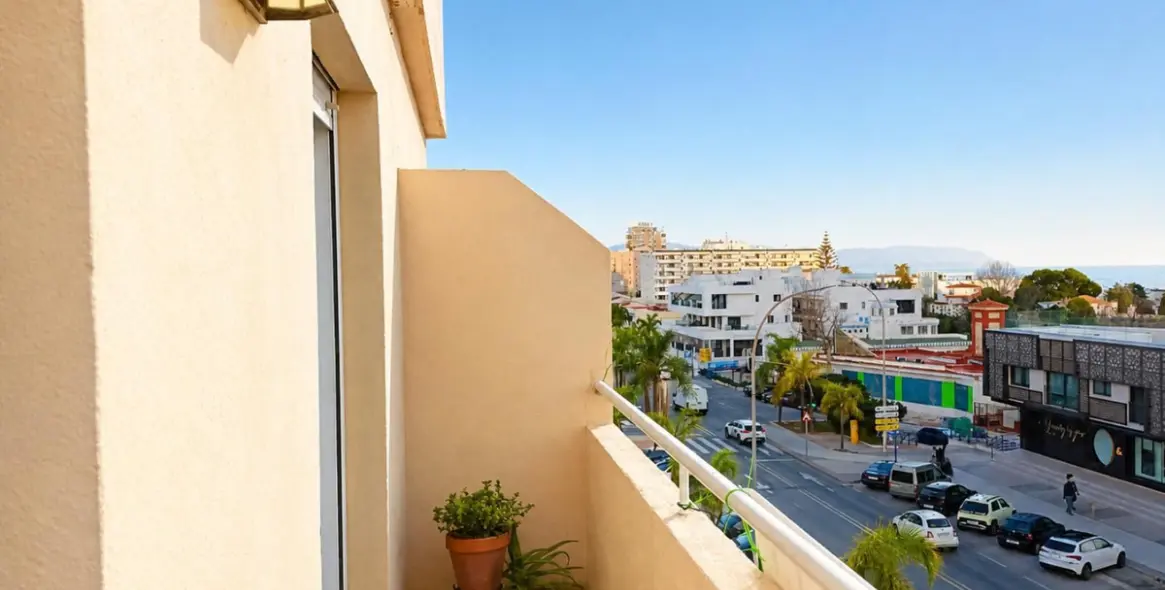 Sale of penthouse in Montemar 20