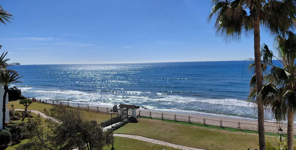 Sale of penthouse duplex in Marbesa 1