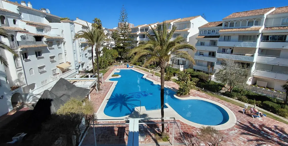 Sale of penthouse duplex in Marbesa 7