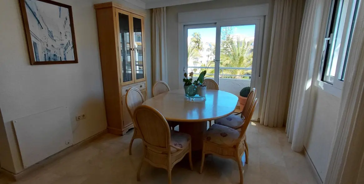 Sale of penthouse duplex in Marbesa 10