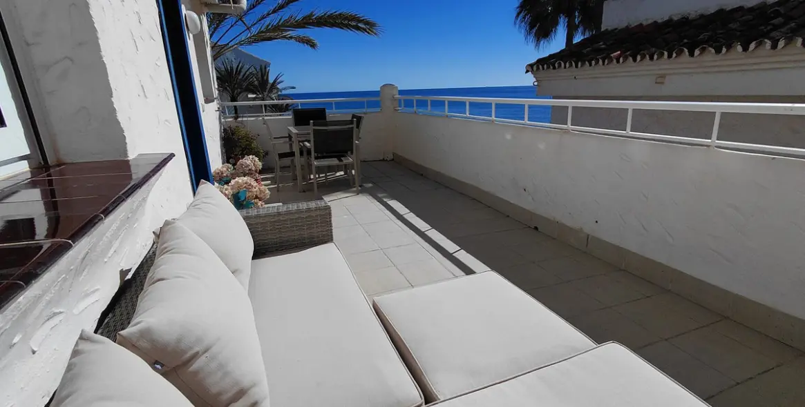 Sale of penthouse duplex in Marbesa 14