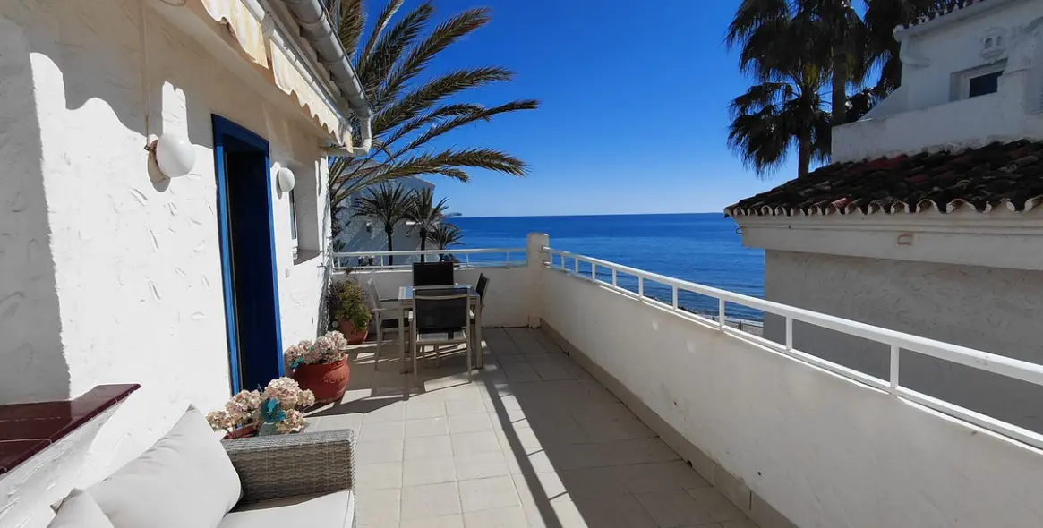 Sale of penthouse duplex in Marbesa 15