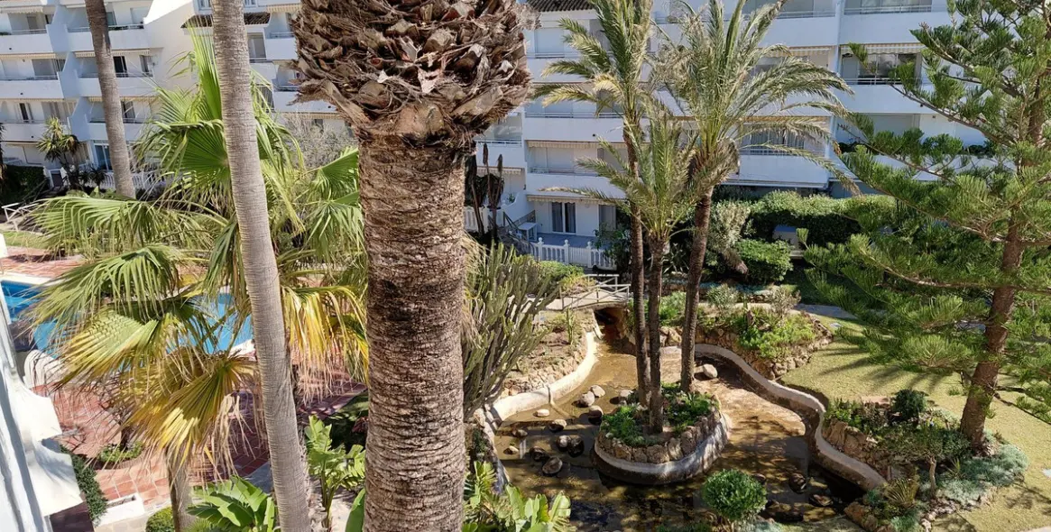 Sale of penthouse duplex in Marbesa 19