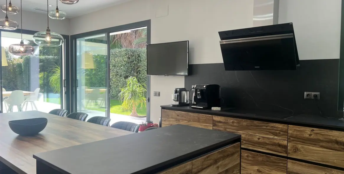 Sale of detached villa in Nagüeles 9