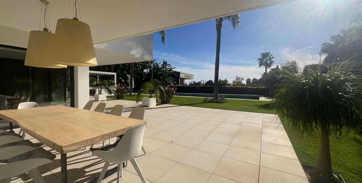 Sale of detached villa in Nagüeles 16