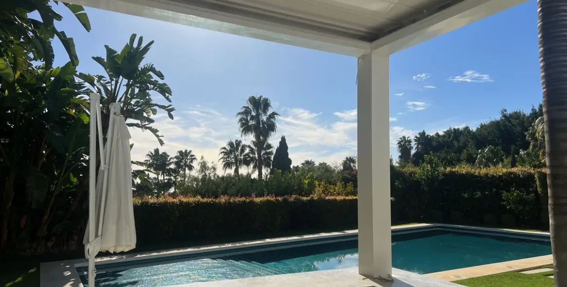 Sale of detached villa in Nagüeles 22