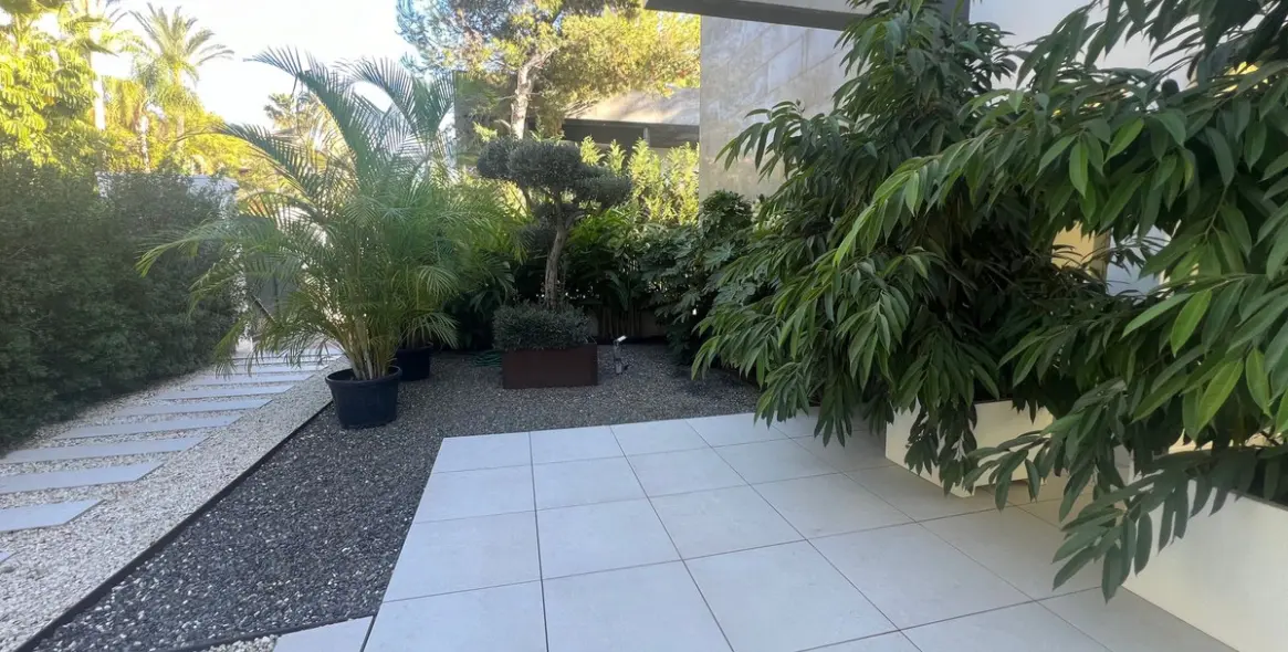 Sale of detached villa in Nagüeles 24