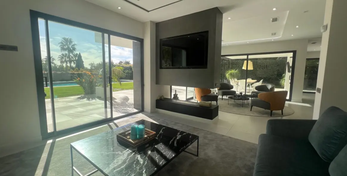 Sale of detached villa in Nagüeles 29