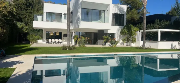 Venta de villa independiente en Nagüeles 0