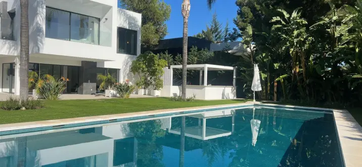 Venta de villa independiente en Nagüeles 1