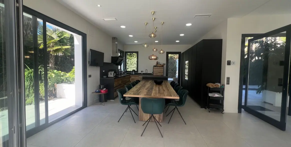 Venta de villa independiente en Nagüeles 12