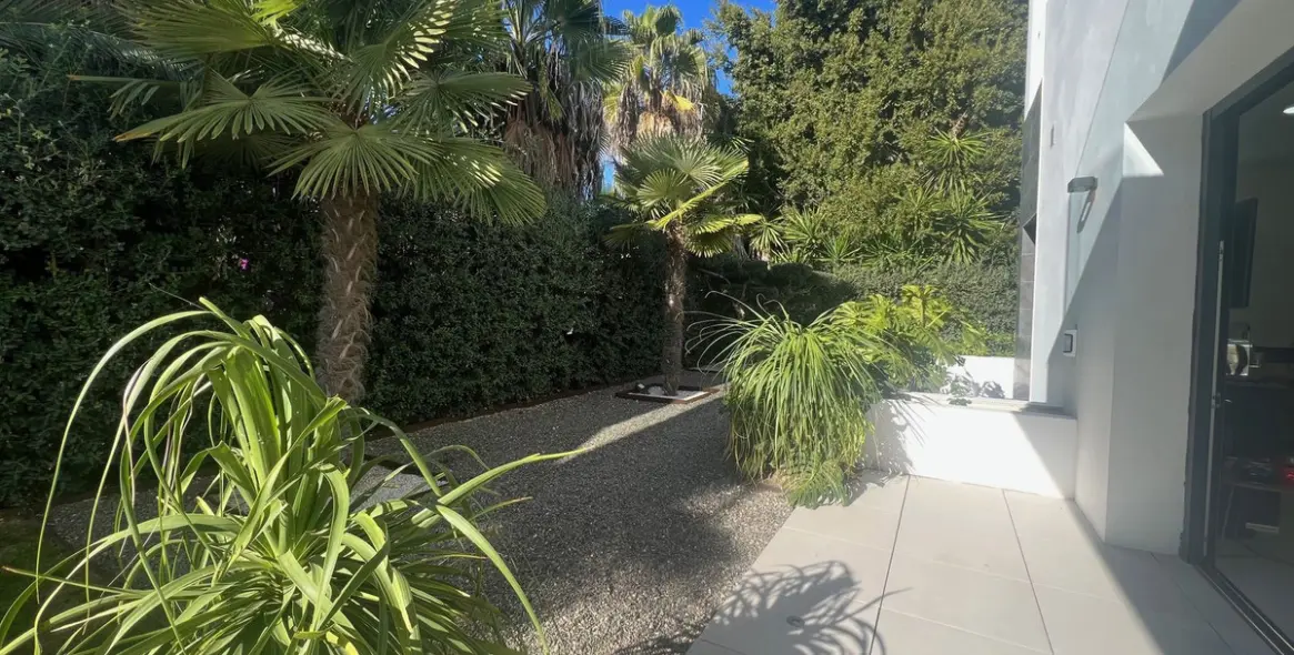 Venta de villa independiente en Nagüeles 15