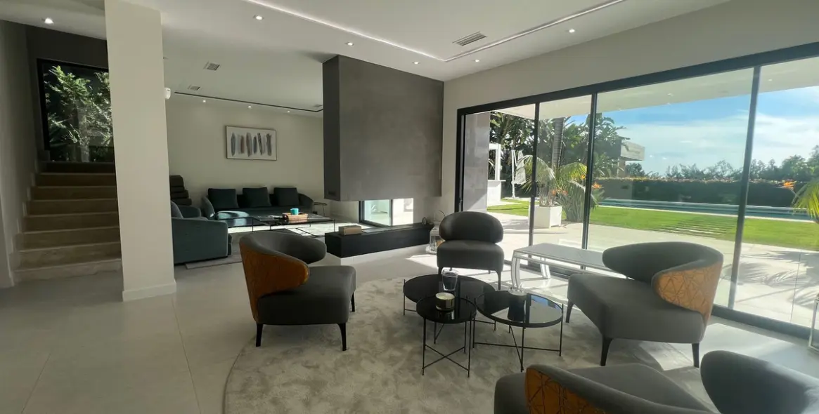 Venta de villa independiente en Nagüeles 27