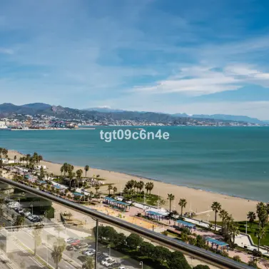 Sale of middle floor apartment in Málaga
