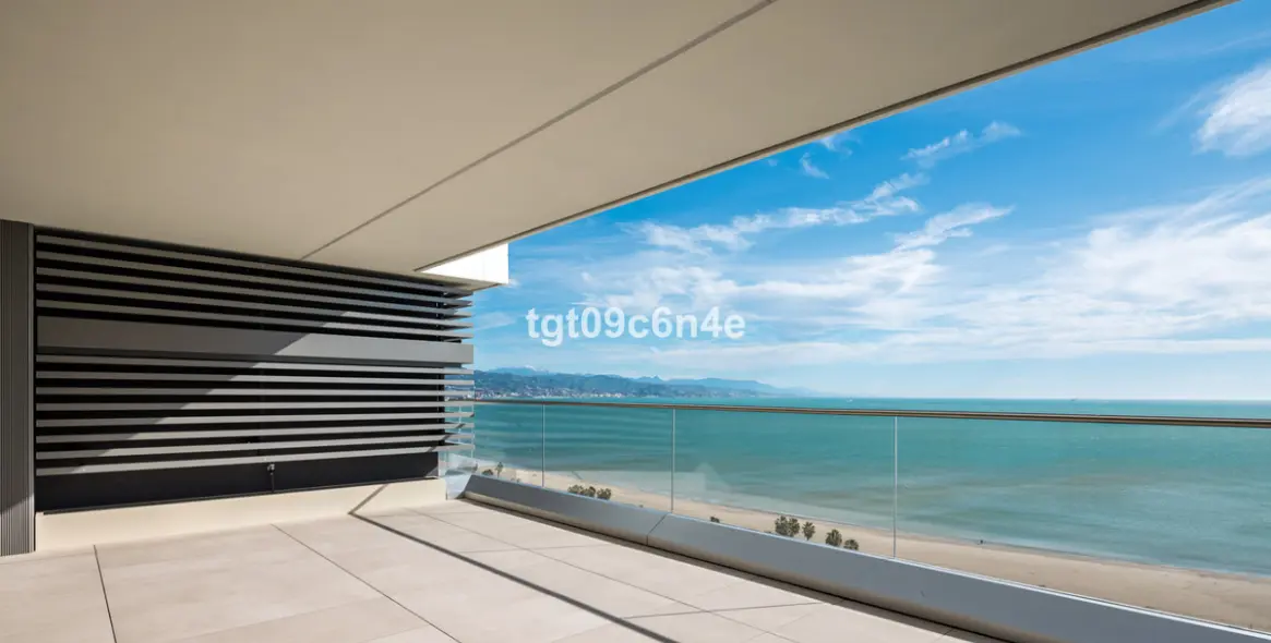 Sale of middle floor apartment in Málaga 4