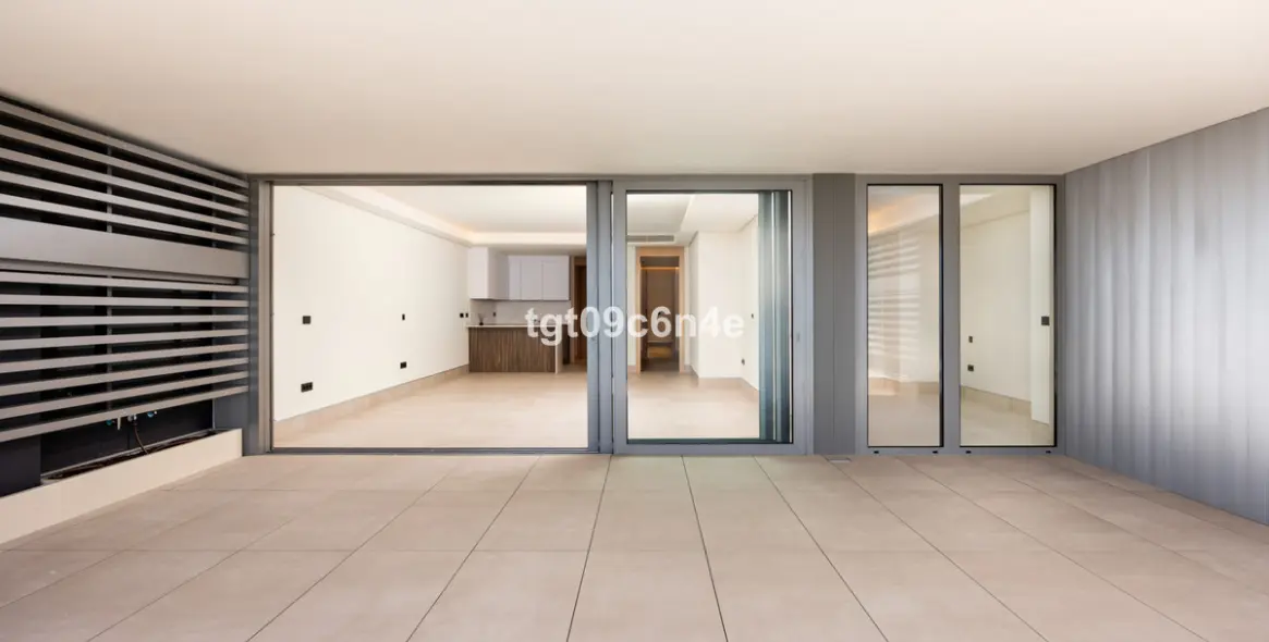 Sale of middle floor apartment in Málaga 6