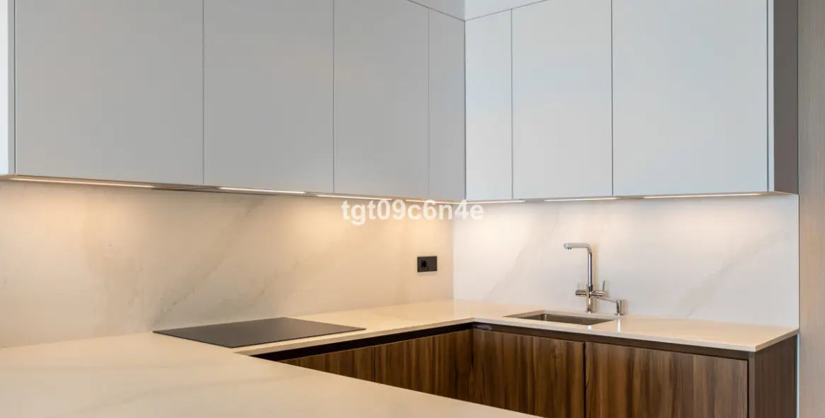 Sale of middle floor apartment in Málaga 9