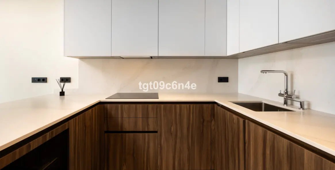 Sale of middle floor apartment in Málaga 10