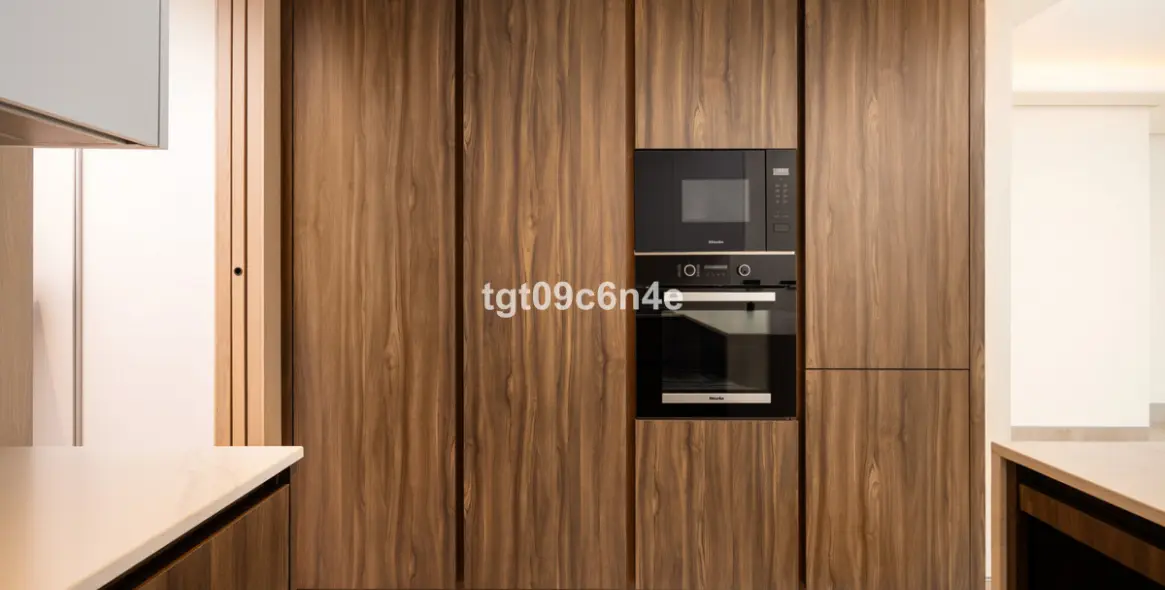 Sale of middle floor apartment in Málaga 11