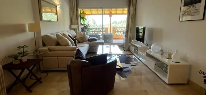 Sale of ground floor apartment in Elviria 1