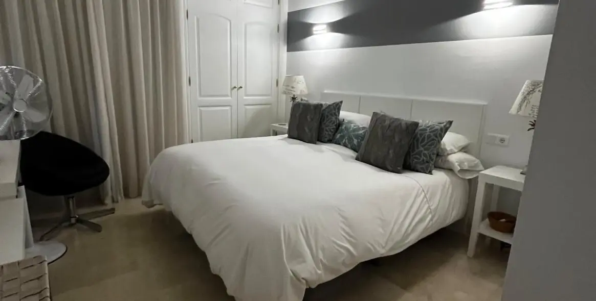 Sale of ground floor apartment in Elviria 3