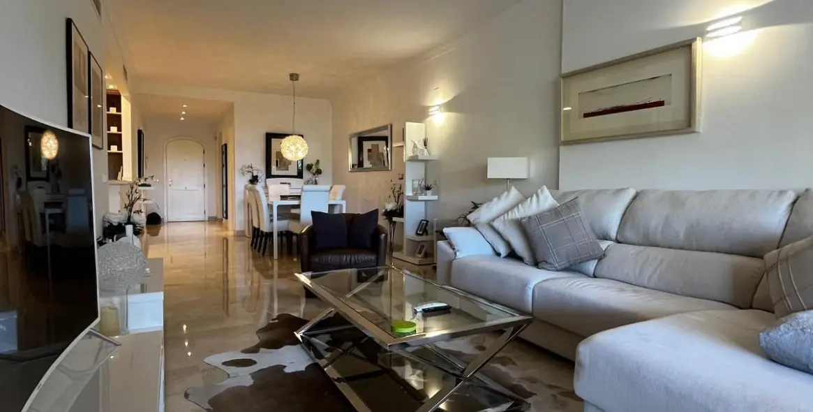 Sale of ground floor apartment in Elviria 9