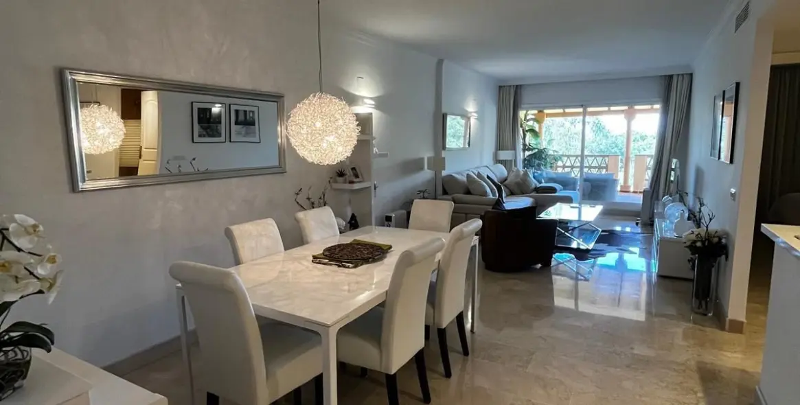 Продажа апартаментов на первом этаже в Elviria 11