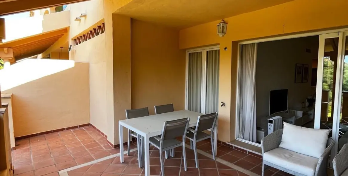 Продажа апартаментов на первом этаже в Elviria 14