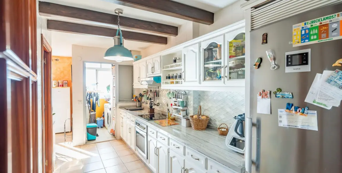 Sale of middle floor apartment in Fuengirola 3