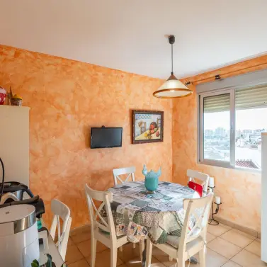 Sale of middle floor apartment in Fuengirola