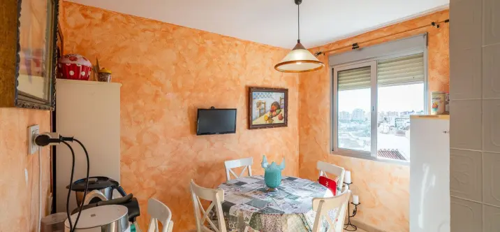 Sale of middle floor apartment in Fuengirola 3