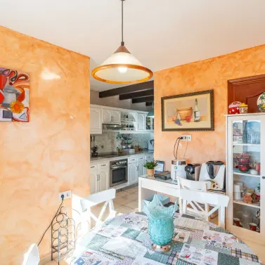 Sale of middle floor apartment in Fuengirola