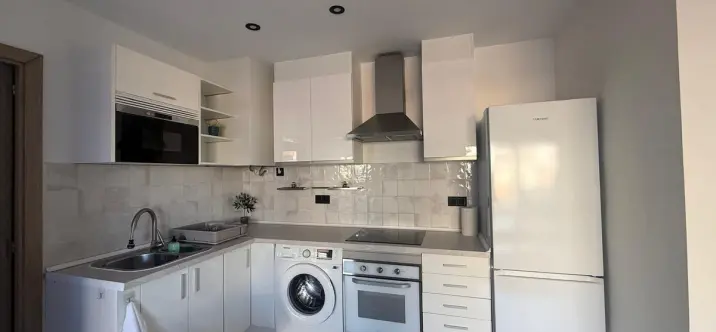 Sale of middle floor apartment in Torrequebrada 2