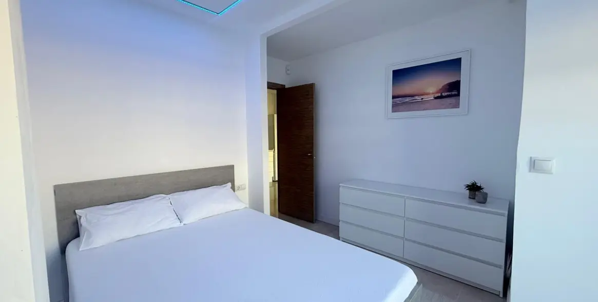 Sale of middle floor apartment in Torrequebrada 7