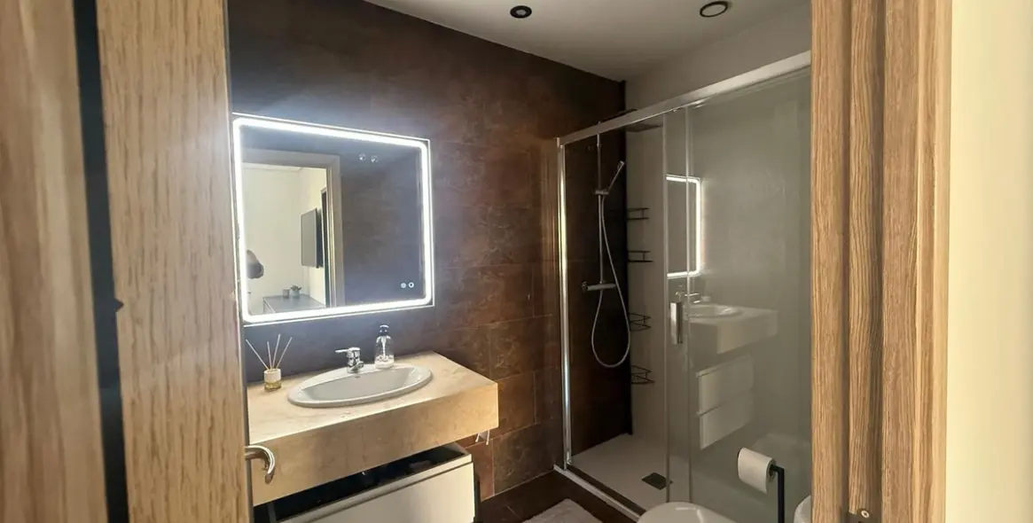 Sale of middle floor apartment in Torrequebrada 12