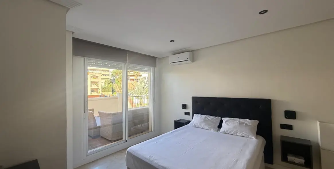 Sale of middle floor apartment in Torrequebrada 13