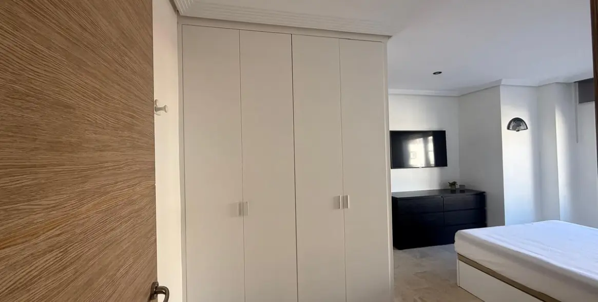 Sale of middle floor apartment in Torrequebrada 14