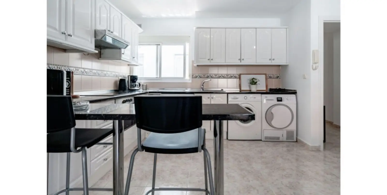 Venta de apartamento en planta media en Los Boliches 3