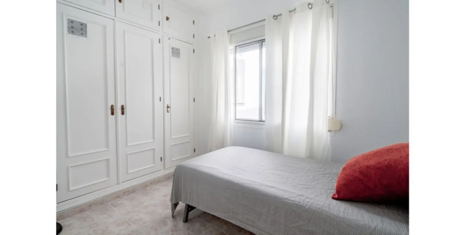 Venta de apartamento en planta media en Los Boliches 21