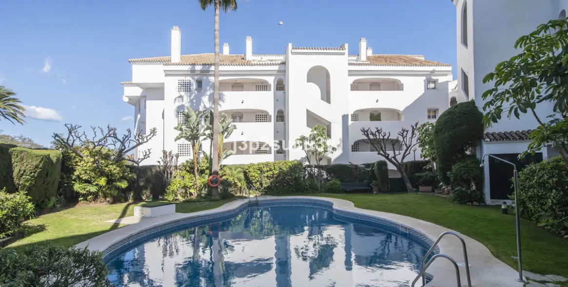 Sale of ground floor apartment in Guadalmina Baja 1