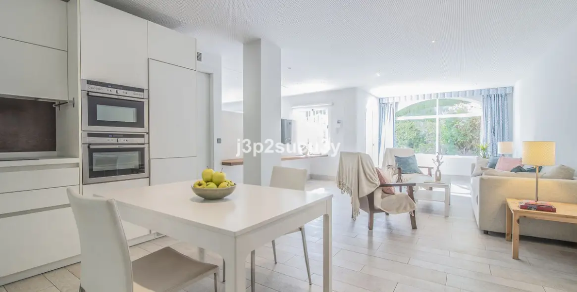 Sale of ground floor apartment in Guadalmina Baja 6