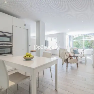 Sale of ground floor apartment in Guadalmina Baja