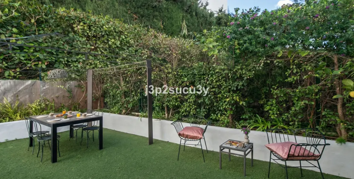 Sale of ground floor apartment in Guadalmina Baja 16